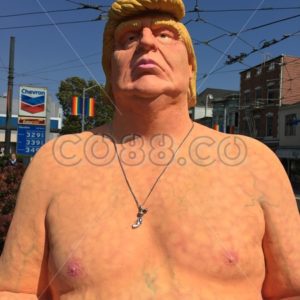 San Francisco’s version of the naked Donald Trump statue ‘The Emperor Has No Balls,’ in the Castro. - CO88.co