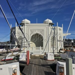 The Taj Mahal Houseboat built in the mid 70s by a man fascinated by India is a true gem in Sausalito - CO88.co